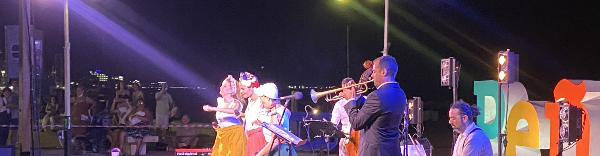 Més de 2.000 espectadors gaudeixen a Peníscola del Street Jazz Weekend en la seua edició inaugural