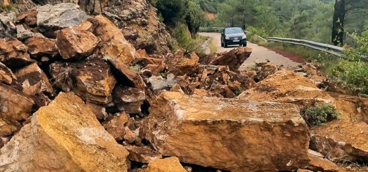 Rossell i Vallibona tornen a estar comunicats, després de la solsida de roques per les pluges