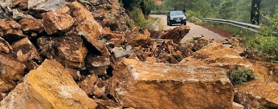 Rossell i Vallibona tornen a estar comunicats, després de la solsida de roques per les pluges