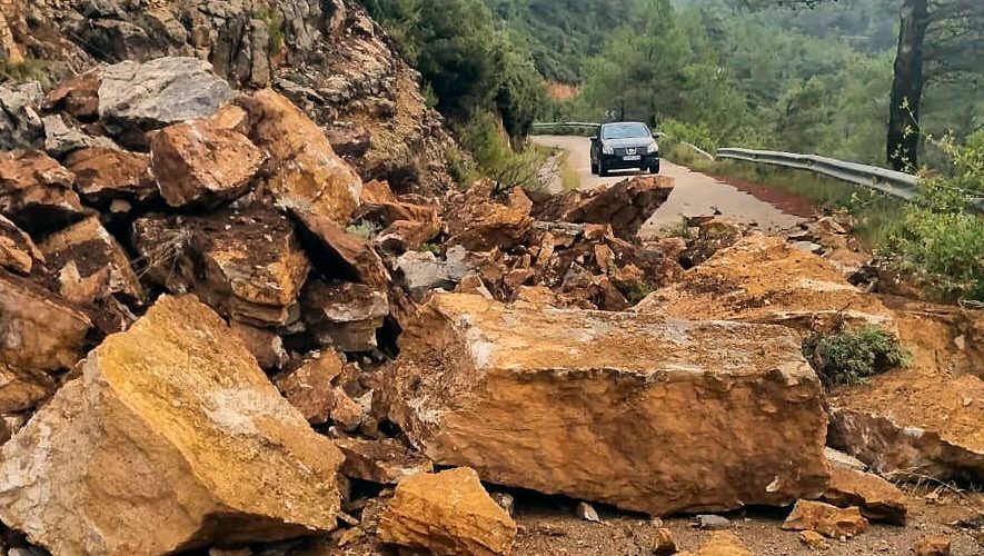 Rossell i Vallibona tornen a estar comunicats, després de la solsida de roques per les pluges