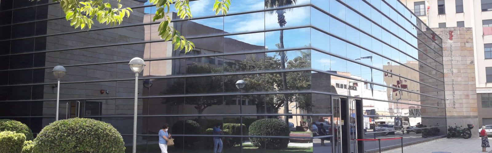 Obras en el Palau de Justícia de Vinaròs para renovar la iluminación y climatización