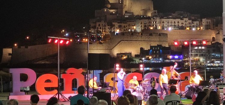 Peñíscola arranca la programación cultural de septiembre con éxito de participación en las primeras citas del Street Jazz Weekend