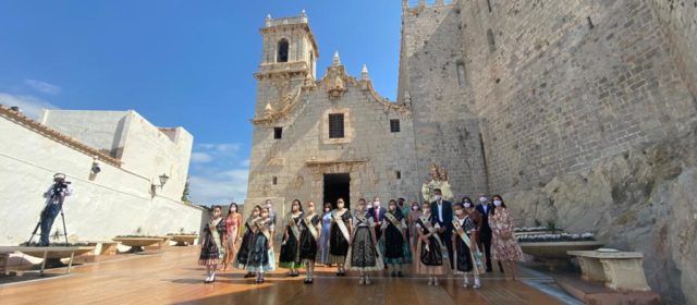 Peñíscola celebra la ofrenda floral en honor a la Virgen de Ermitana
