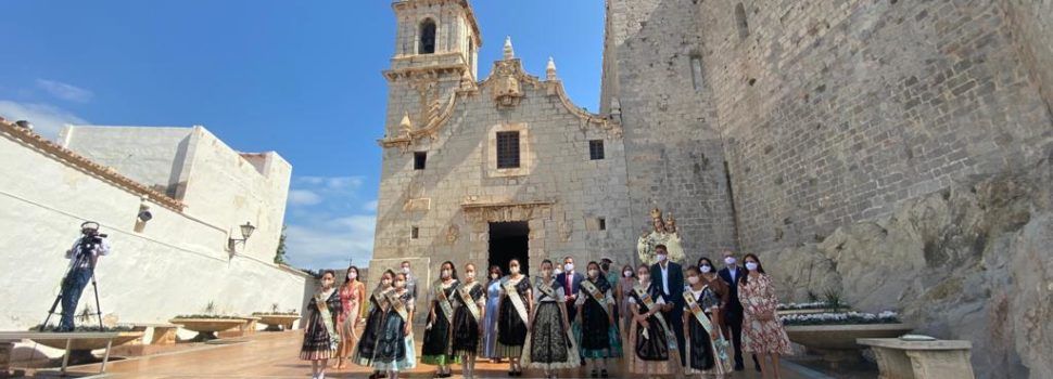 Peñíscola celebra la ofrenda floral en honor a la Virgen de Ermitana