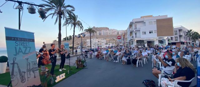Más de 20.000 personas han participado en las actividades gratuitas de Turismo en Peñíscola este verano