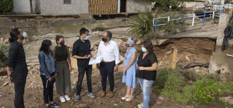 La delegada de Presidencia y el presidente de la Diputación visitan la “zona catastrófica” de Vinaròs
