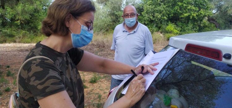 GEPEC-EdC signa a Ulldecona el primer acord de custòdia amb els propietaris d’una finca amb oliveres monumentals
