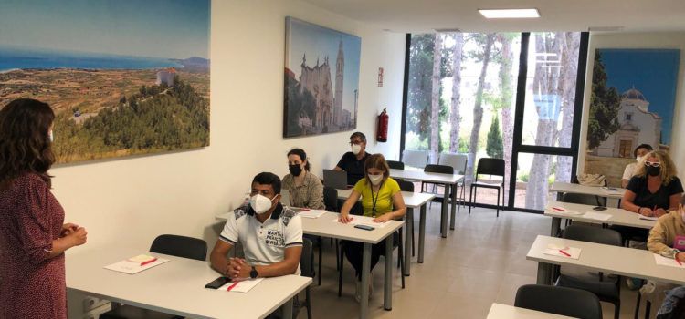 Alcalà-Alcossebre ajuda a comerços i empreses locals a aprofitar l’ús de les noves tecnologies