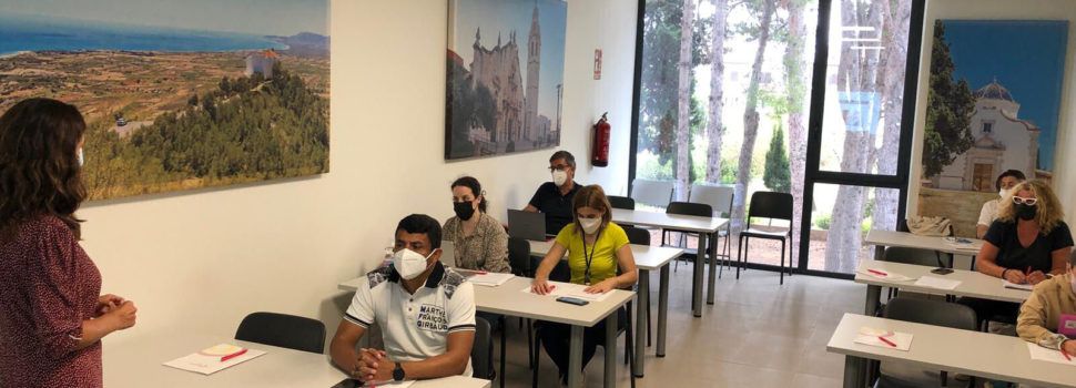 Alcalà-Alcossebre ajuda a comerços i empreses locals a aprofitar l’ús de les noves tecnologies