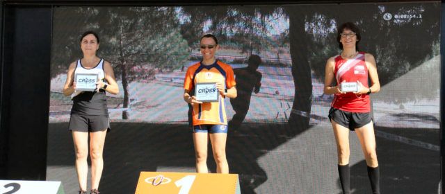 Atletes del Club Esportiu Vinaròs, en el Cros de Castello i la Mitja Marató de València