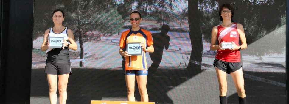 Atletes del Club Esportiu Vinaròs, en el Cros de Castello i la Mitja Marató de València