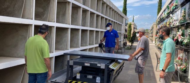 El Cementeri de Benicarló millora en accessibilitat i recupera la plataforma elevadora