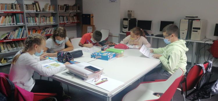 Tírig finança extraescolars d’anglés per a xiquets i joves