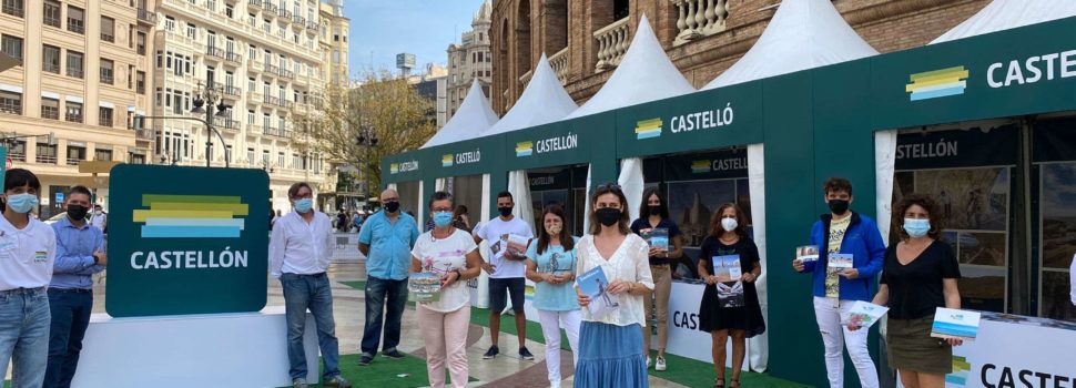 Vinaròs promociona la seua oferta turística en una acció de carrer a València