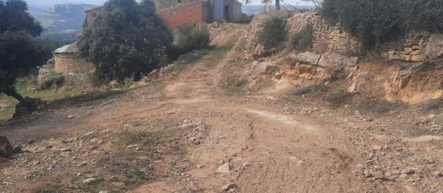 Continuen els treballs de millora en pistes i camins rurals a Morella
