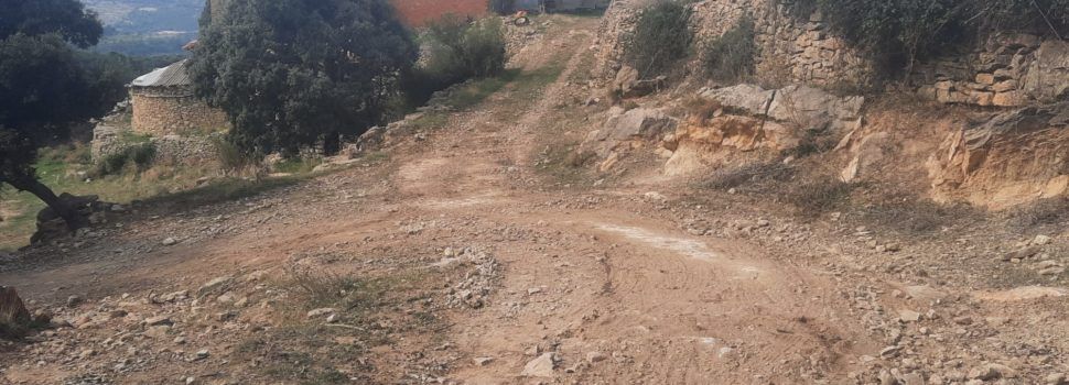 Continuen els treballs de millora en pistes i camins rurals a Morella