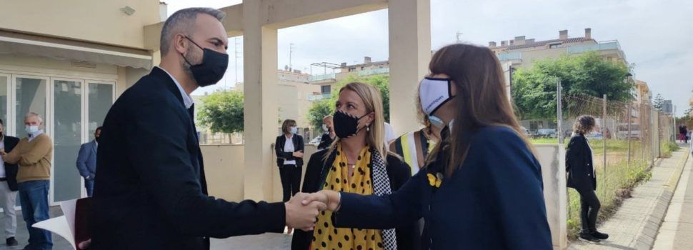 La presidenta del Parlament visita les Cases d’Alcanar i es reuneix amb la Plataforma d’afectats per les inundacions 