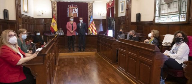 La Diputació, sis dels grans ajuntaments, com Benicarló i Vinaròs i el Col·legi d’Advocats uneixen forces per a reforçar l’assessorament sobre hipoteques