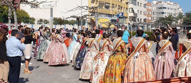 Vídeo i fotos: mascletà a les falles de Benicarló