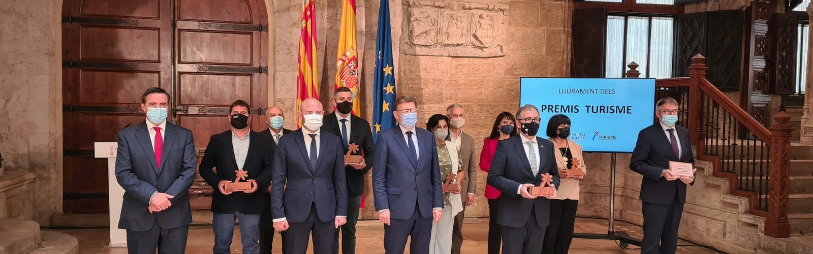 El president José Martí aplaudeix l’esforç d’empreses i productors gastroturístics de Castelló després de rebre el premi de Turisme CV