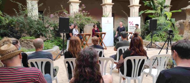 El carrer principal d’Ulldecona es converteix per un dia amb la fira Àgora en l’aparador de l’economia social i cooperativa