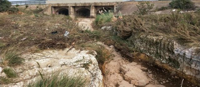 Vessaments incontrolats descoberts per les riuades al barranc de la Barbiguera, segons Apnal-EA
