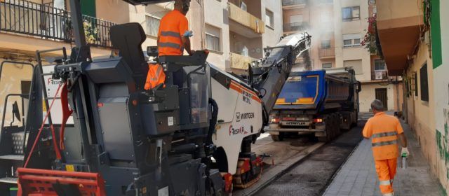 Comença a Benicarló l’asfaltat dels carrers de Pere de Thous, Penyagolosa i Mare de Déu de Montserrat