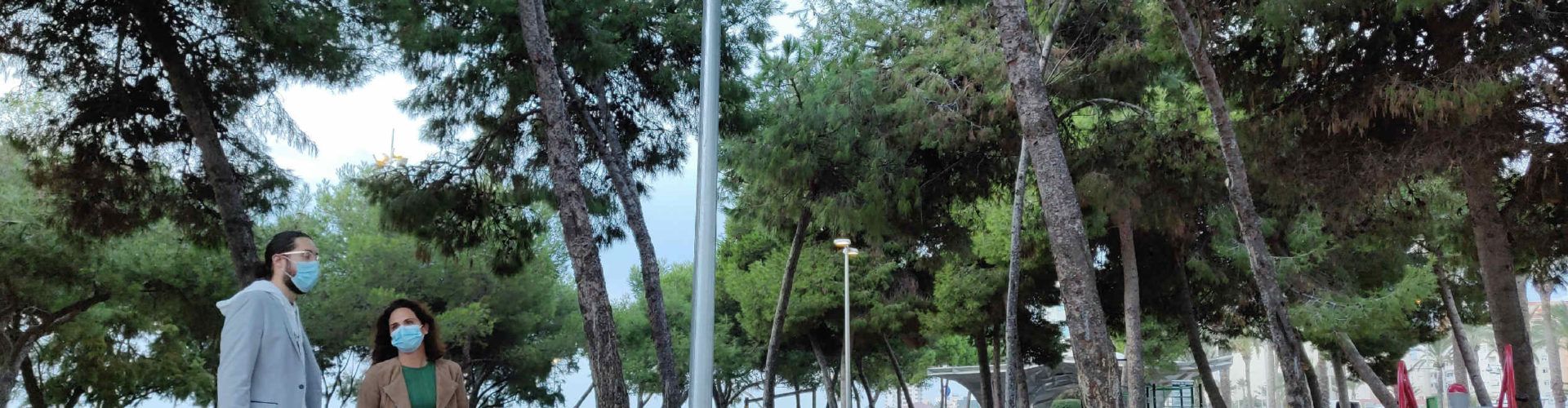 L’Ajuntament instal·la 11 fanals nous al passeig de Fora del Forat