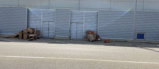 L’Ajuntament demana la col·laboració dels comerços per millorar el servei de recollida de cartó