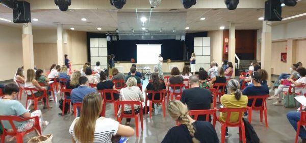 Una seixantena de persones participen en la tercera Taula socioeducativa d’Amposta