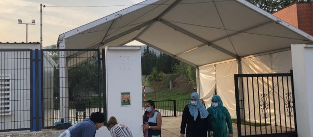 Nueva zona de sombra en el patio del aulario del CEIP Albert Selma de Santa Magdalena