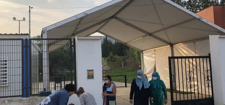 Nueva zona de sombra en el patio del aulario del CEIP Albert Selma de Santa Magdalena