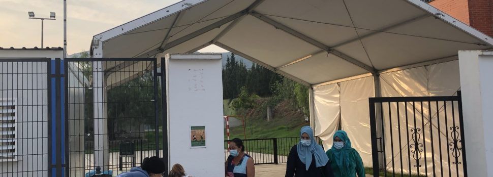 Nueva zona de sombra en el patio del aulario del CEIP Albert Selma de Santa Magdalena