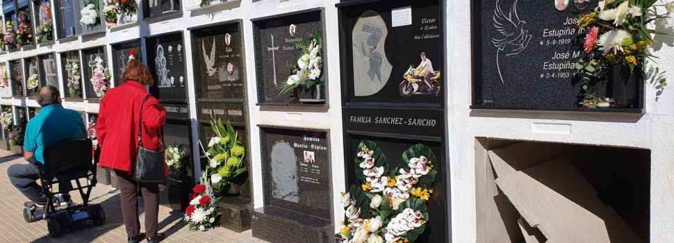 1 de novembre: visita als cementeris