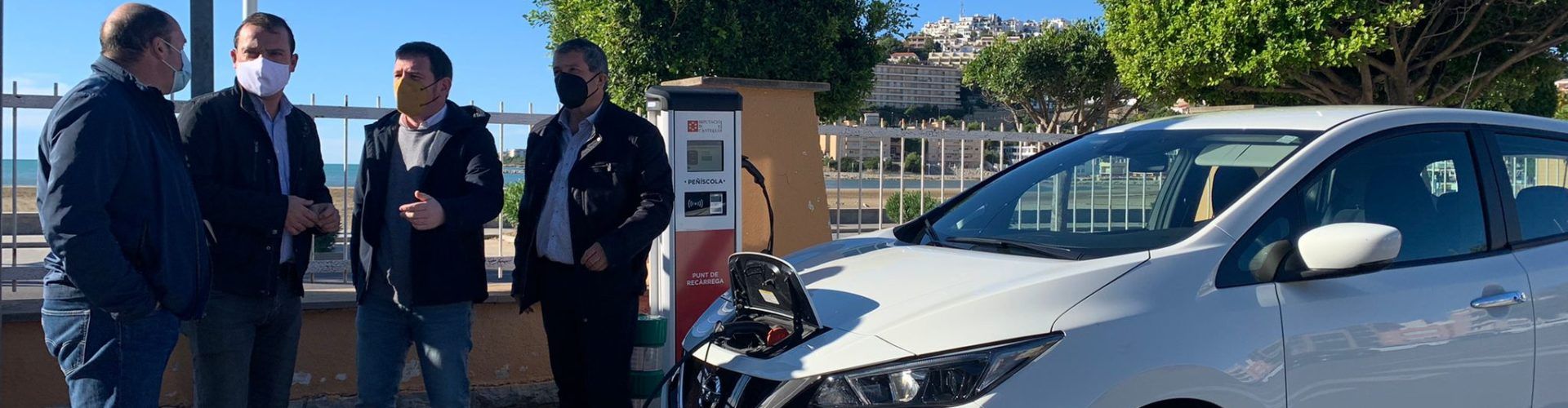 El diputat de Sostenibilitat visita l’electrolinera de Peñíscola, que inclou l’explotació en la gestió de l’ORA
