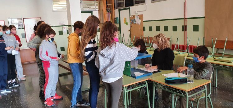 Eleccions escolars: votació d’alumnes