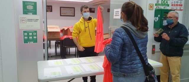 Recollida de samarretes per a la caminada popular de Vinaròs