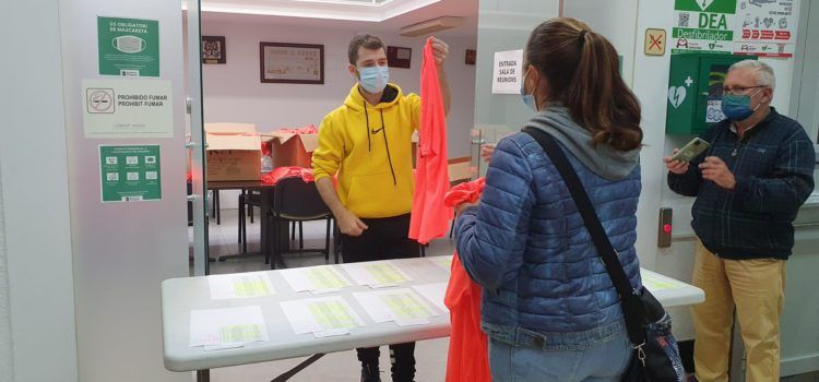 Recollida de samarretes per a la caminada popular de Vinaròs