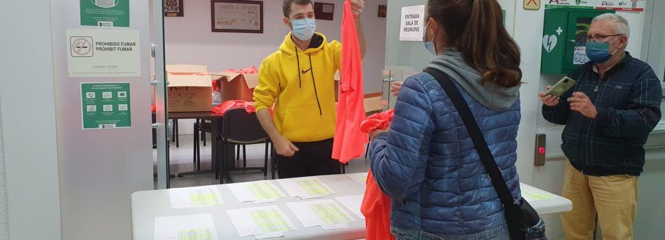 Recollida de samarretes per a la caminada popular de Vinaròs