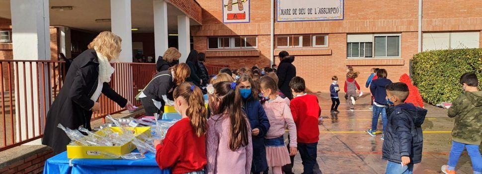 Una fira solidària escolar recapta a Vinaròs quasi 1.800 euros per ajudar La Palma