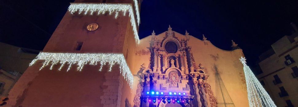 Vídeos i fotos: Vinaròs encén el Nadal
