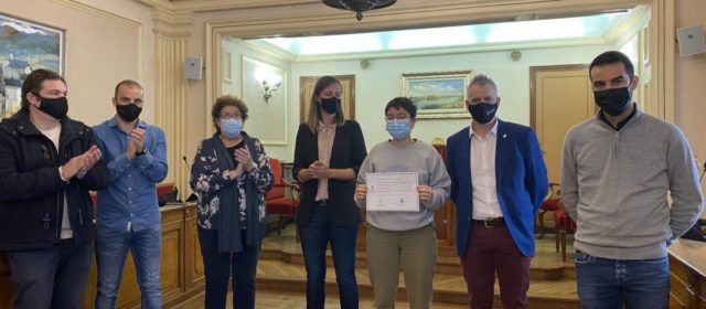 Un estudi sociolingüístic del català a Amposta i a Catalunya, premi de Recerca de Batxillerat