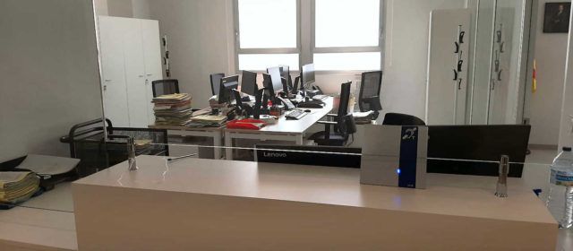 Justicia adaptará los mostradores de las sedes judiciales como la de Vinaròs para facilitar la comunicación a personas con limitación auditiva