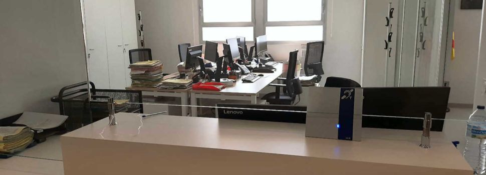 Justicia adaptará los mostradores de las sedes judiciales como la de Vinaròs para facilitar la comunicación a personas con limitación auditiva