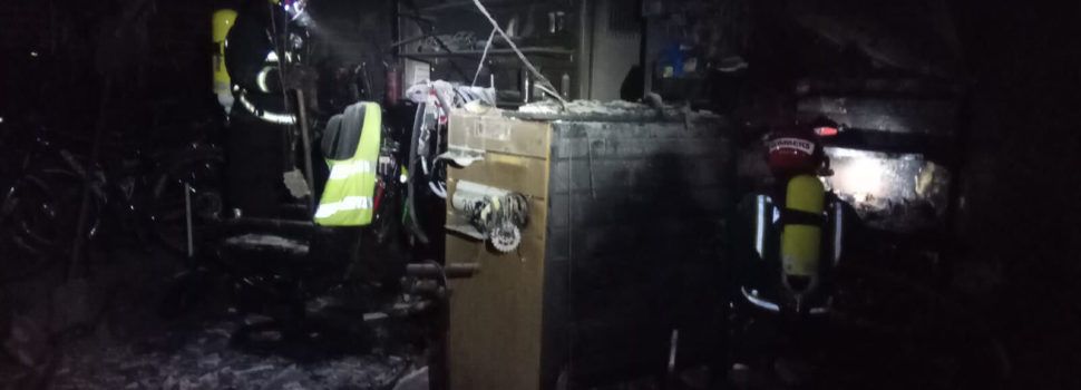 Incendi en una botiga de la plaça Tres Reis de Vinaròs