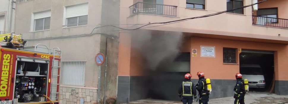 Incendi d’n vehicle a l’aparcament d’un edifici del carrer Ulldecona de Benicarló