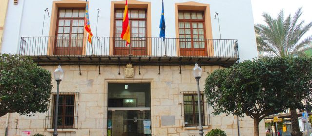 L’Ajuntament de Vinaròs engalana el municipi per a les festes nadalenques