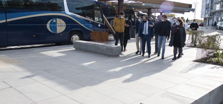 José Martí visita la nova estació d’autobusos de Vinaròs finançada per la Diputació amb 200.000 euros