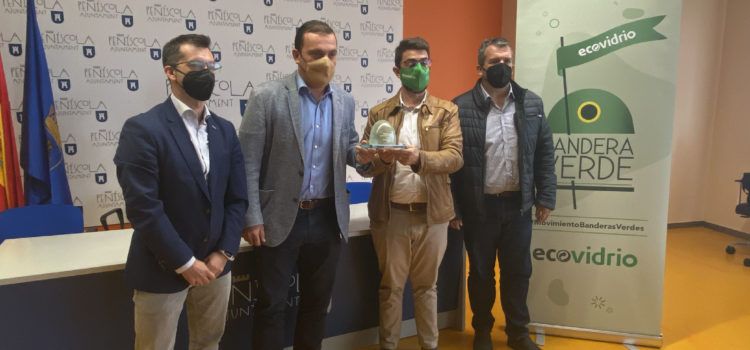 Peníscola rep el guardó Iglú Verd per superar el repte de recollida selectiva d’envasos de vidre durant la campanya Banderes Verdes