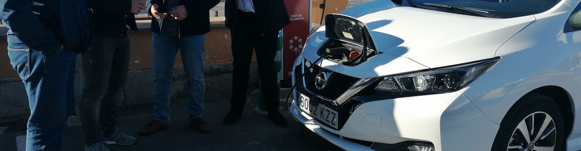 Peníscola compta amb la seua electrolinera per a vehicles elèctrics